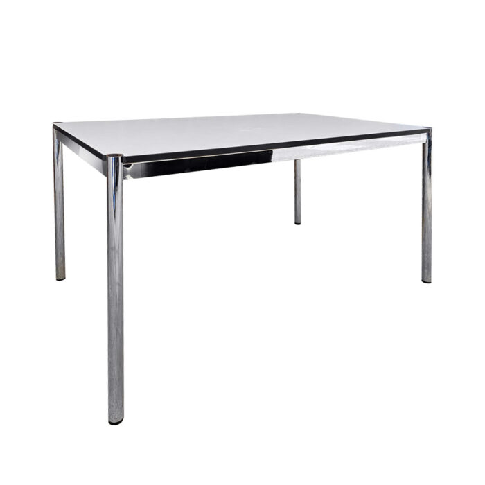 Design-Schreibtisch von USM Haller, 125 x 75 cm