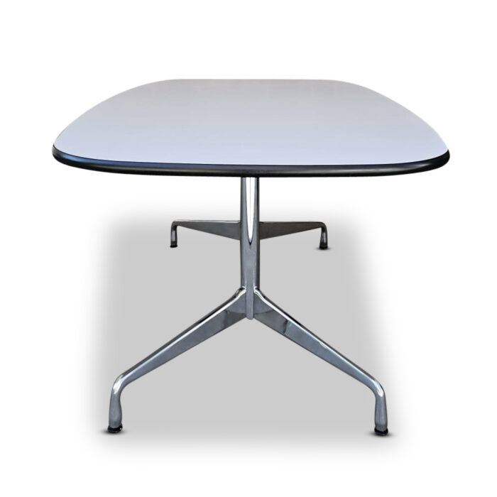 gebrauchter Konferenztisch der Marke Vitra 3