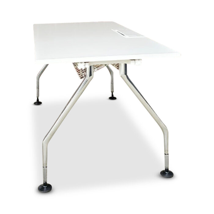 gebrauchter Schreibtisch der Marke Vitra, Modell AdHoc