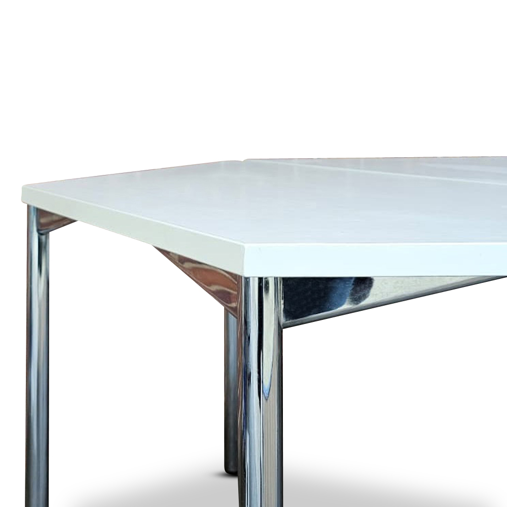 gebrauchte Trapez - Bürotische der Marke Brunner 3