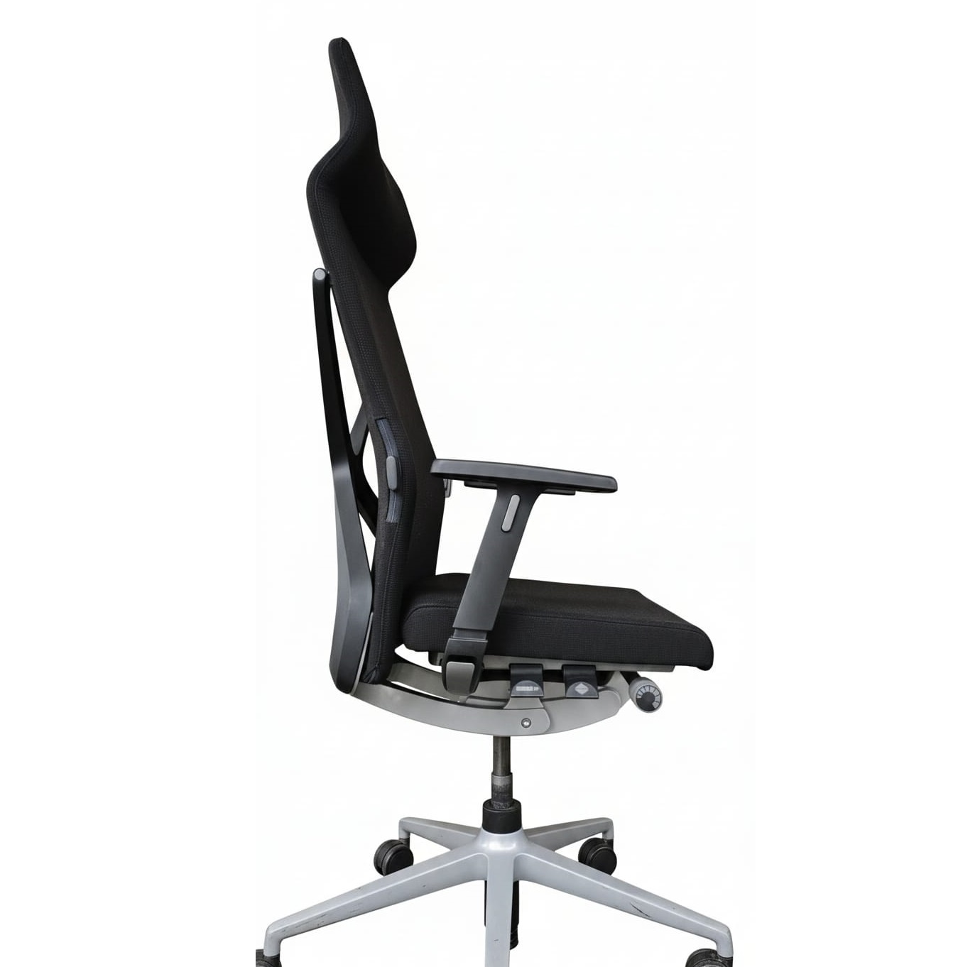 gebrauchter Büro-Drehstuhl der Marke Sedus, Modell crossline mit Nackenstütze cn-103